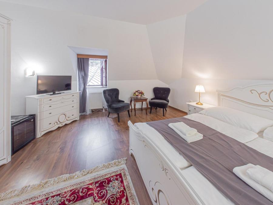Hotel Salamander - Garni Banská Štiavnica Esterno foto